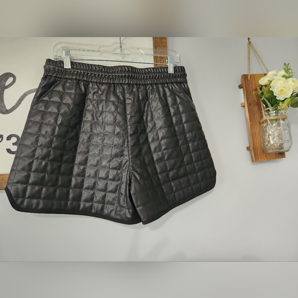 NWT Derek Lam Crosby Women's Black Faux Leather Triangle Short SIZE 6